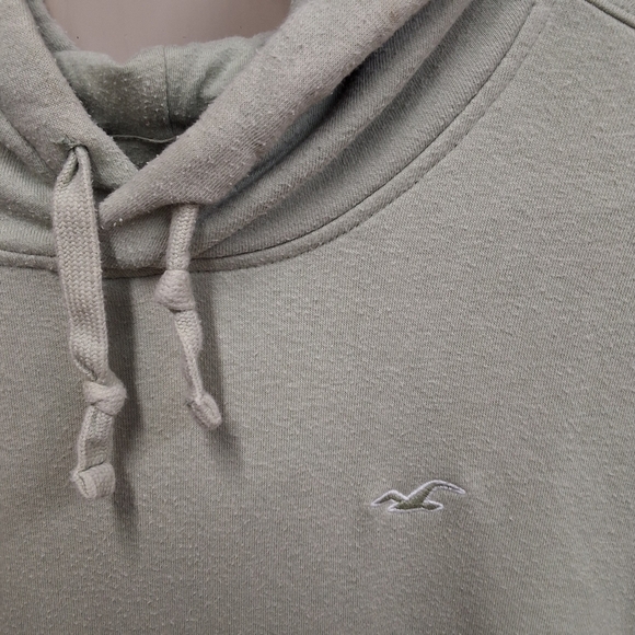 Hollister Green Crew Neck Sweater Soft Comfortable Stylish - Picture 9 of 13